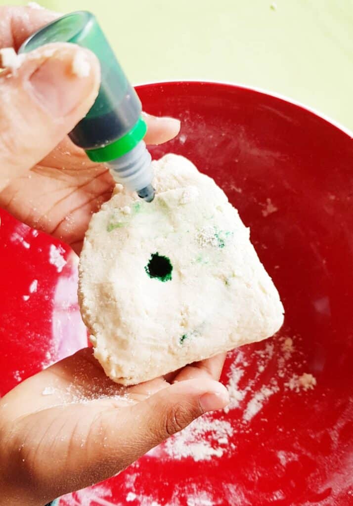 add food coloring to your playdough recipe without cream of tartar