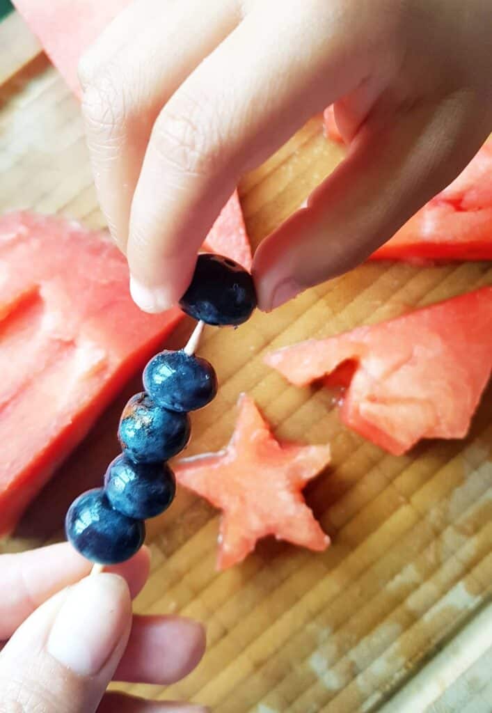 preparing blueberries for fruit sprakler