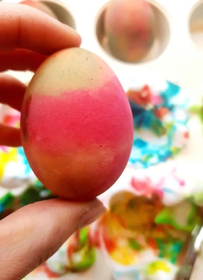 dye eggs with shaving cream