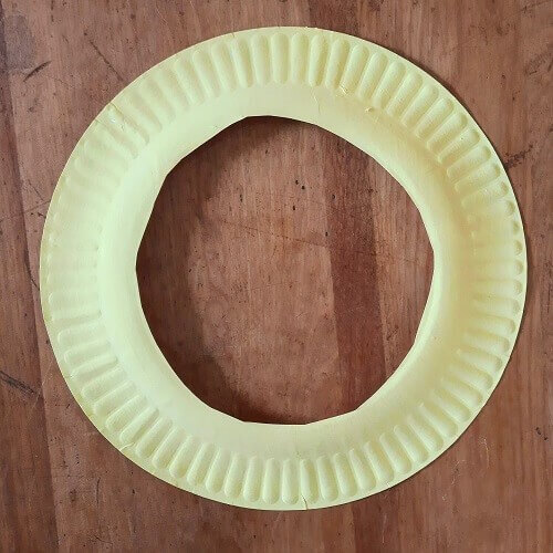 diy paper plate craft step 1